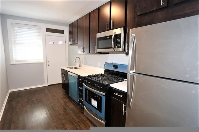 Building Photo - 1 bedroom in Chicago IL 60640