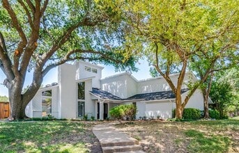 Building Photo - 3104 Cambridge Dr