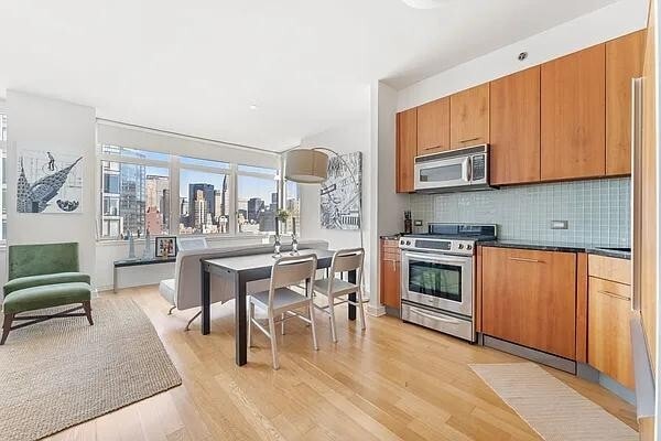 Building Photo - 11 E 29th St