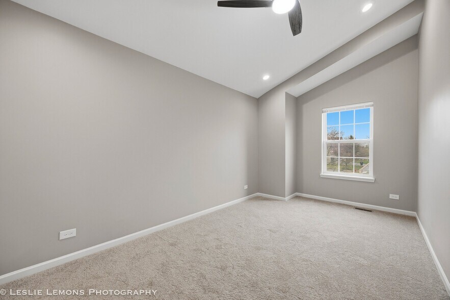 Building Photo - 2233 Hillsboro Ct