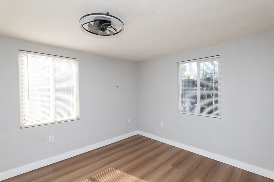 Building Photo - 5286 Odell St