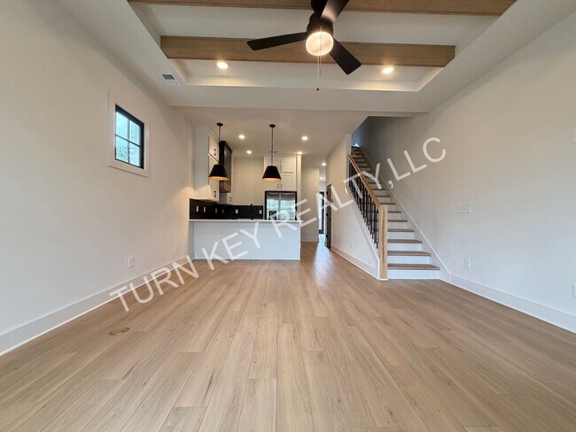 Building Photo - Townhouse for Rent in Hoover