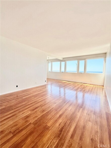 Building Photo - 1710 Esplanade