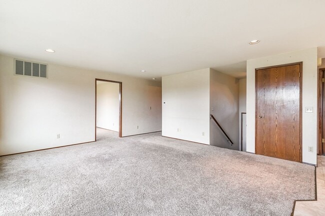 Building Photo - 197 Bay Lyn Dr