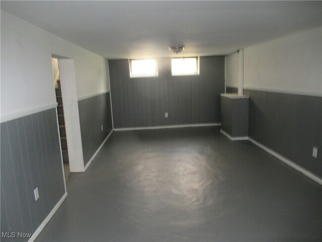 Building Photo - 1329 Craneing Rd