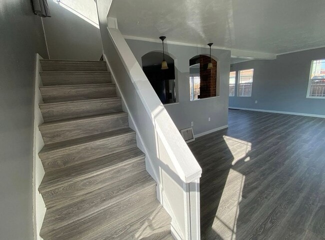 Building Photo - Beautifully Updated 4-Bedroom Home in the ...