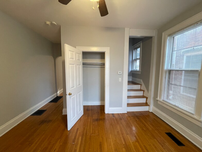 Building Photo - 80 W Greenwood Ave