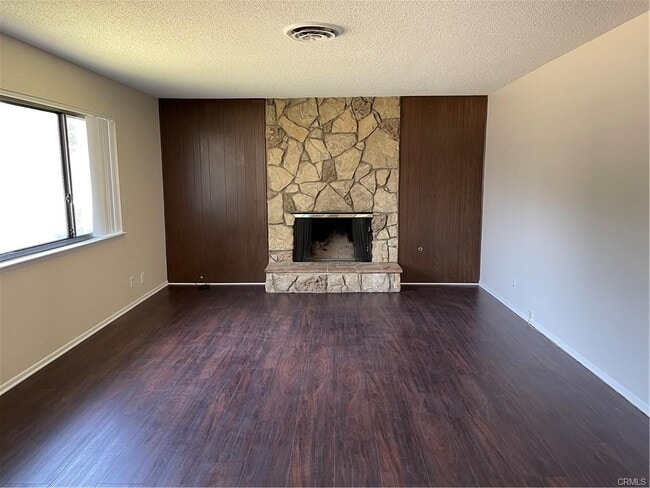 Building Photo - 1553 Albret St