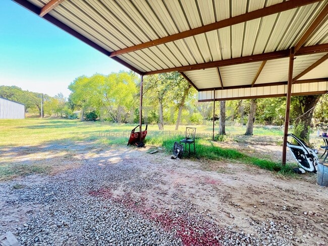 Building Photo - Unique 5/2 with 4 Car Carport in Azle For ...