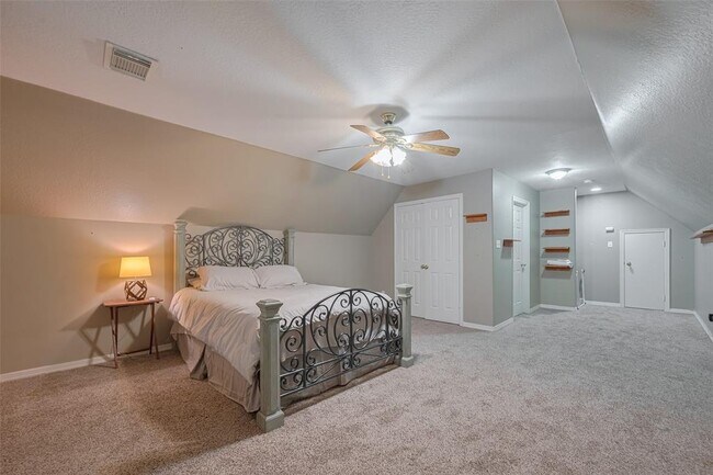 Building Photo - 9072 Grand Lake Estates Dr