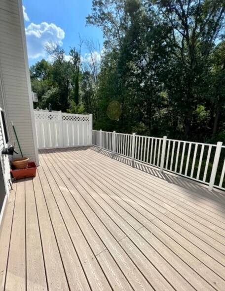 Building Photo - 128 Constitution Way