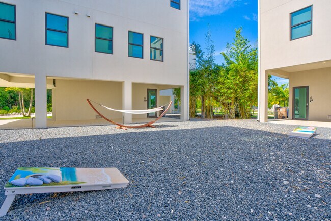 Building Photo - 99 Seaside Ave