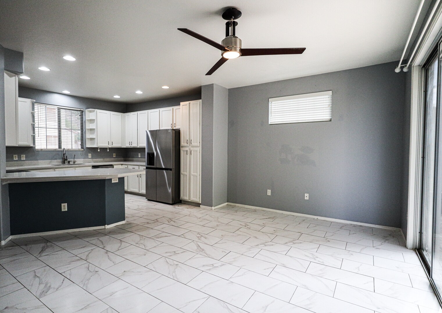 Building Photo - 207 E Mountain Sage Dr