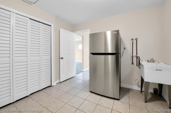 Building Photo - 11140 Ocalla Dr