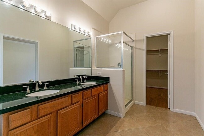 Building Photo - 8315 Mission Estates Dr