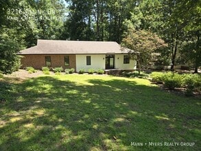 Building Photo - 3216 Cluny Dr