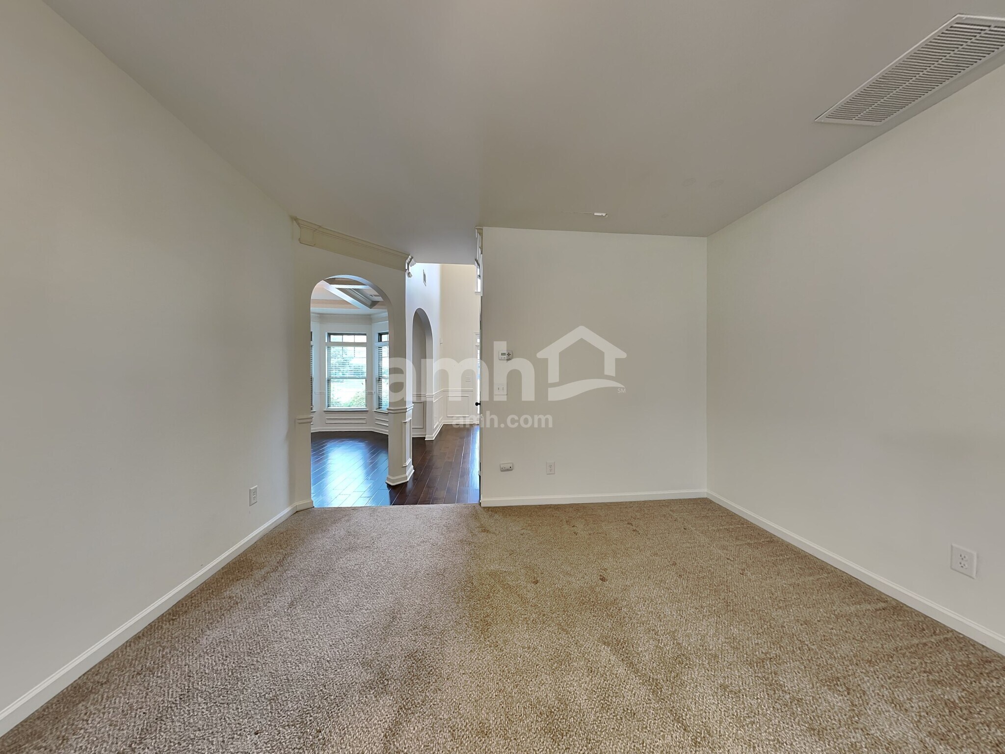 Building Photo - 272 Oak Branch Dr