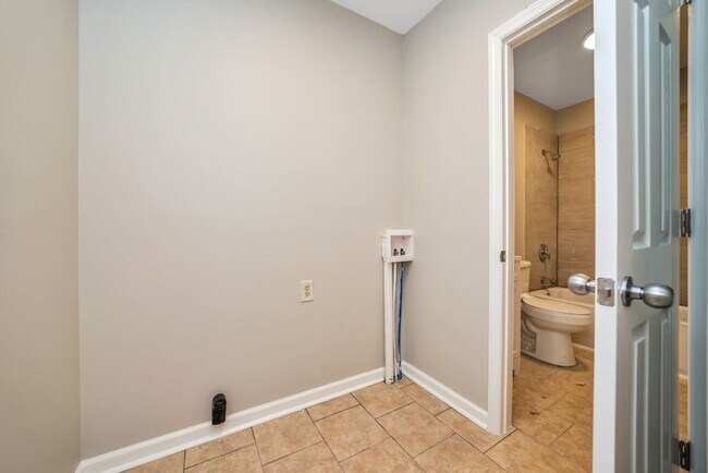 Building Photo - Renovated 4-Bed Home in Pleasant Grove!