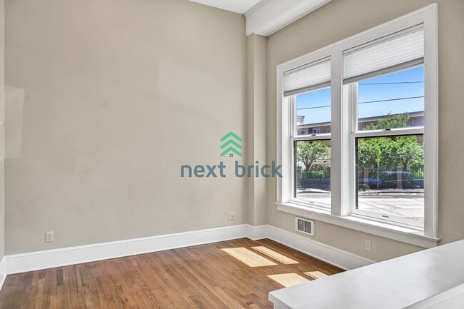 Building Photo - 1 BED & 1 BATH CONDO FOR RENT