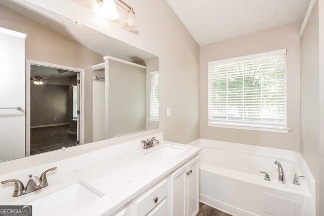 Building Photo - 2809 Golden Club Bend