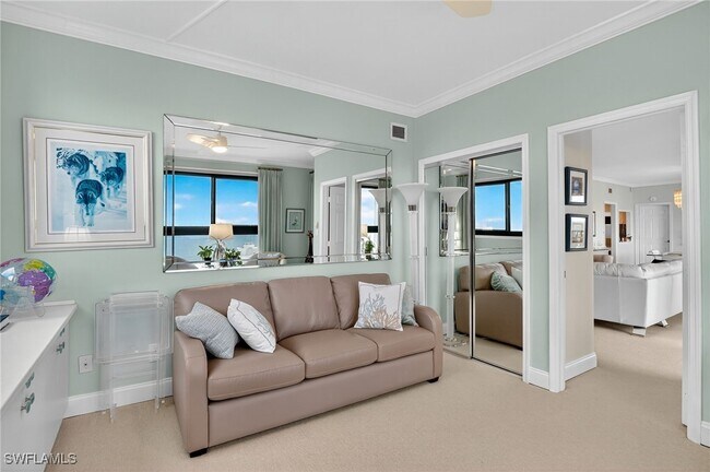 Building Photo - 2400 Gulf Shore Blvd N