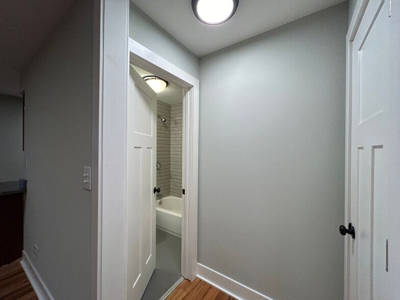 Building Photo - 696 Elm Pl