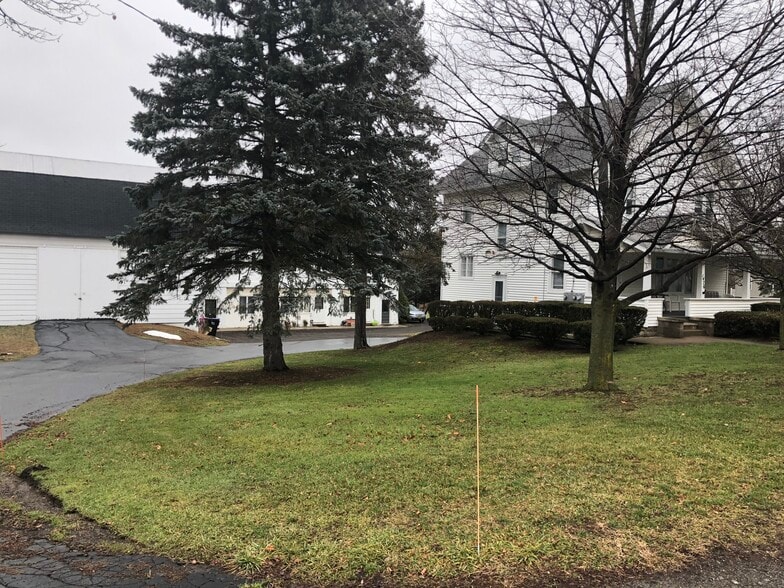 Building Photo - 1476 Ridge Rd