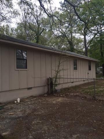 Building Photo - 3221 Longcoy St