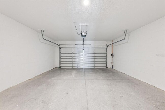 Building Photo - 544 N Bumby Ave