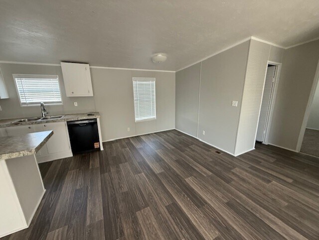 Building Photo - 120 Parma Ct