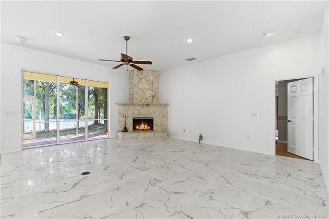 Building Photo - 11511 SW Citrus Blvd S