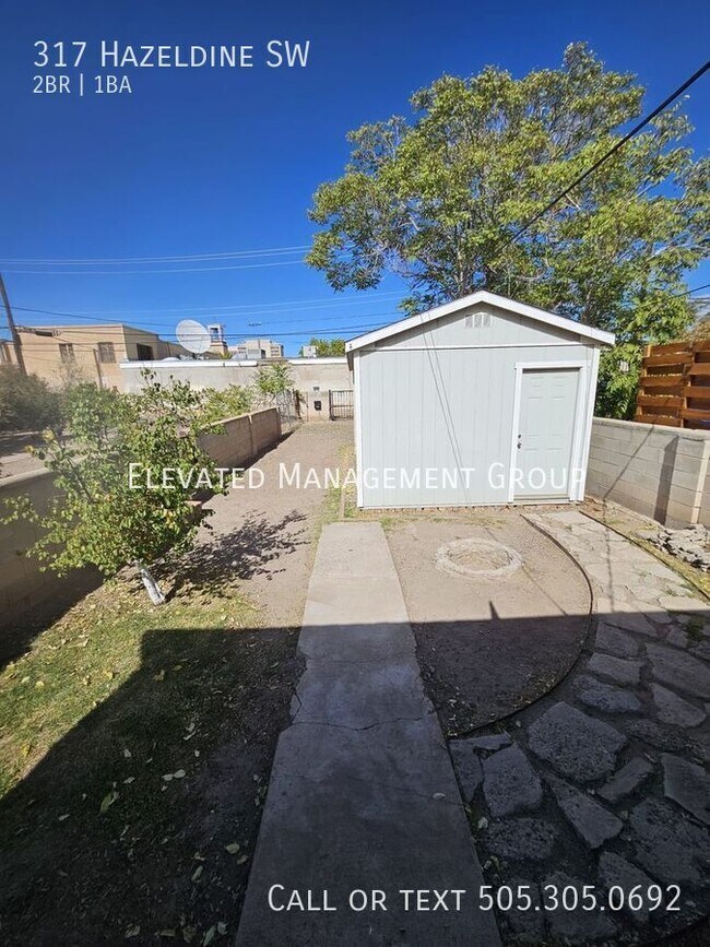 Building Photo - 317 Hazeldine Ave SW