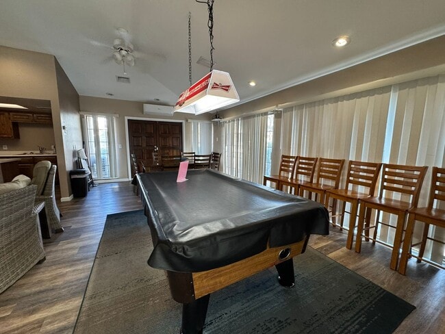 Building Photo - Riverfront 2BR Condo Great Views, Luxury Furnished incl UTILITIES