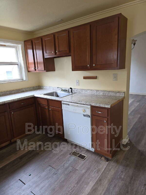 Building Photo - 489 Norton St