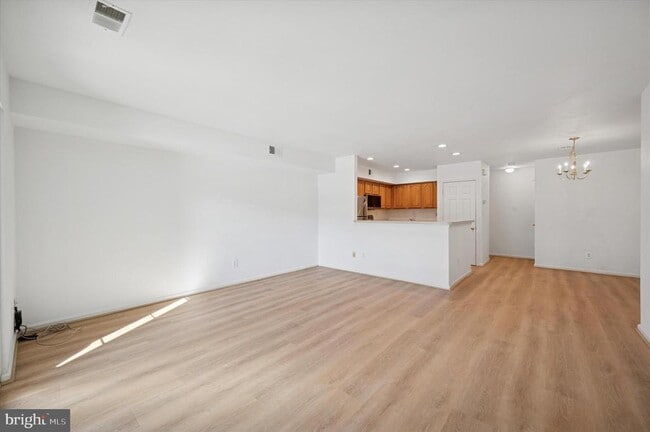 Building Photo - 61 Ramsgate Ct