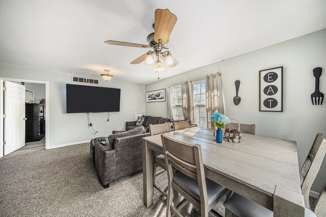 Building Photo - 10497 S Jackson Rd