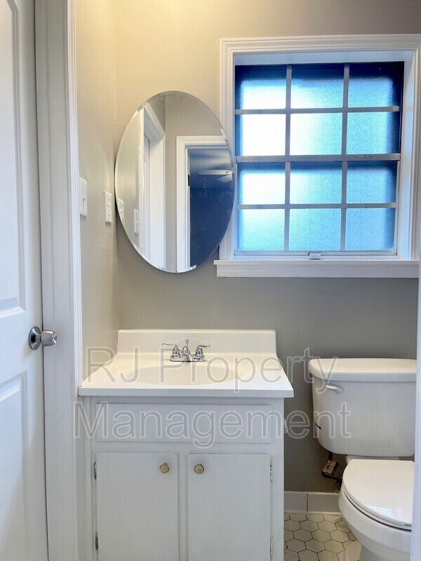 Building Photo - 3553 Clarke Rd