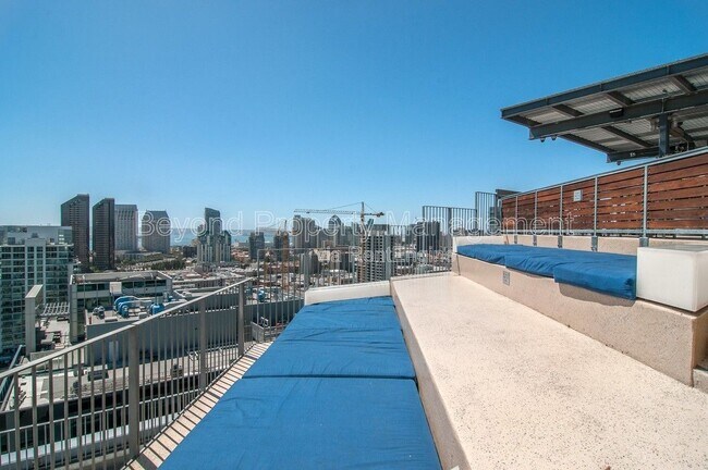 Building Photo - 321 Tenth Avenue