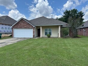 Building Photo - Beautiful Home for Lease in Denham Springs