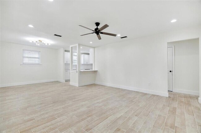 Building Photo - 1808 Elise Ave