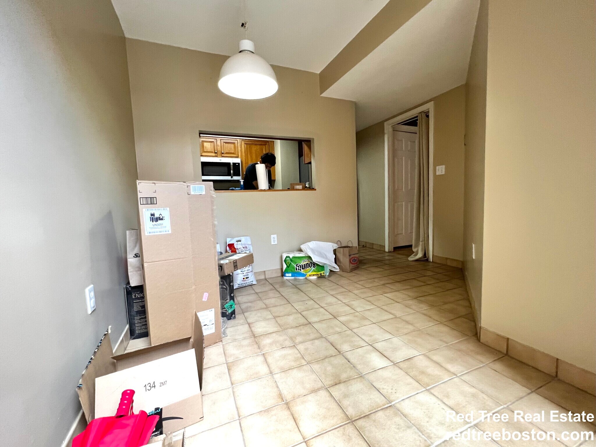 Building Photo - 152 Kelton St