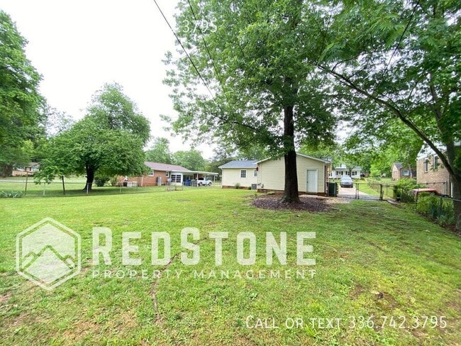 Building Photo - 330 Doggett Dr