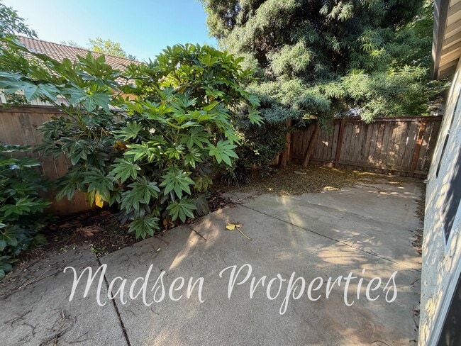 Building Photo - 255 Mission Serra Terrace