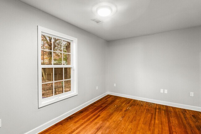 Building Photo - Charming Midtown Little Rock Home on Corner Lot – 3BR/2BA + Garage