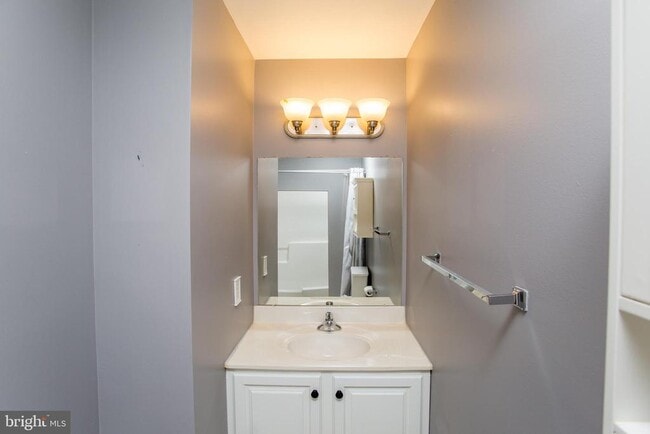 Building Photo - 207 Hampshire Dr