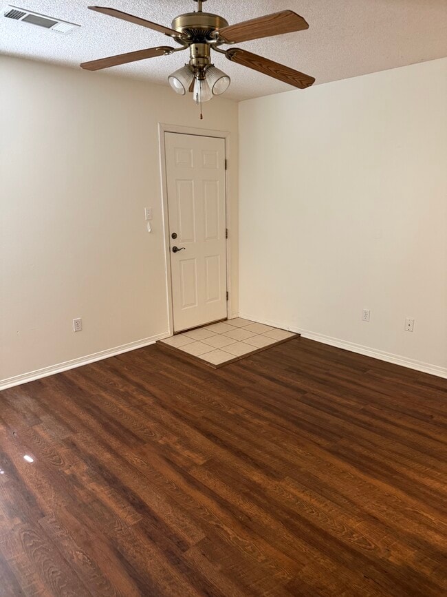 Building Photo - 1811 Ingalls Ln