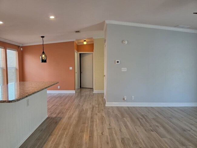 Building Photo - Downtown Gulfport - The Pineapple House