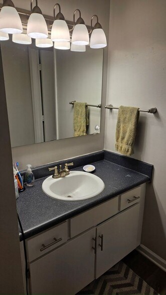 Building Photo - 113 Dapple Ct