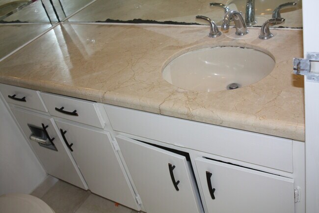 2nd Bath - 4316 Marina City Dr