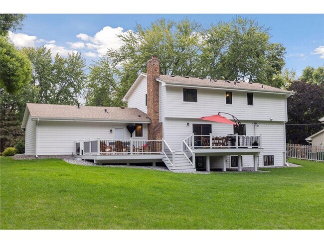 Building Photo - 18620 26th Ave N